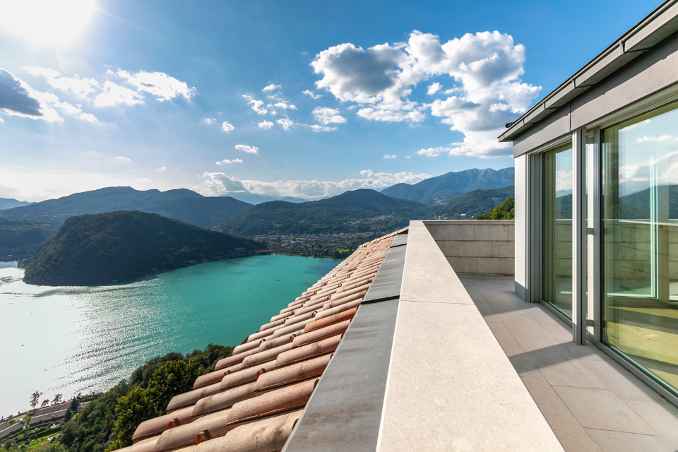 Luxury flat in Lugano with incredible lake view, hotel services included